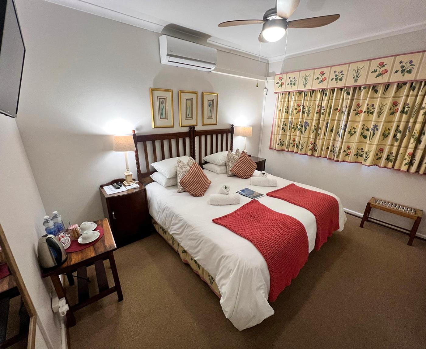 Sundune Guest House Colchester Bagian luar foto